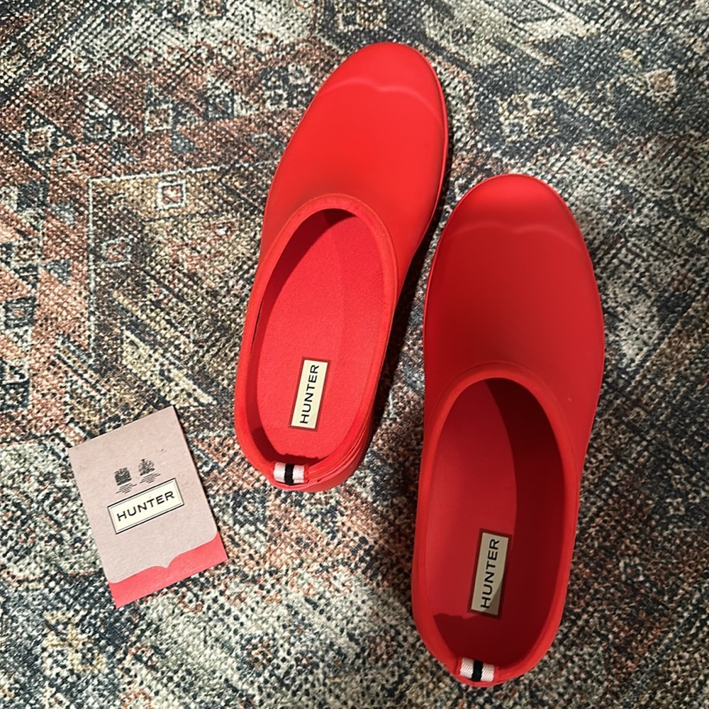 Brand New Hunter Play Clogs